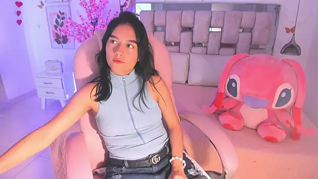 isabella castillo  online show from 03-12-26, 09:54