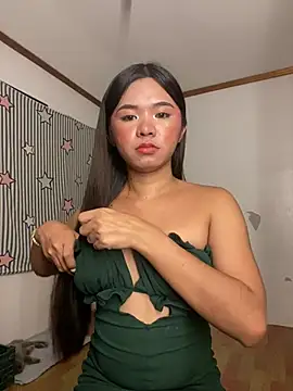 Snapshot of voganmarie chatting on 04-05-26, 04:26 voganmarie online show from 04-05-26, 04:26