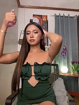 Snapshot of voganmarie chatting on 04-10-26, 12:54 voganmarie online show from 04-10-26, 12:54