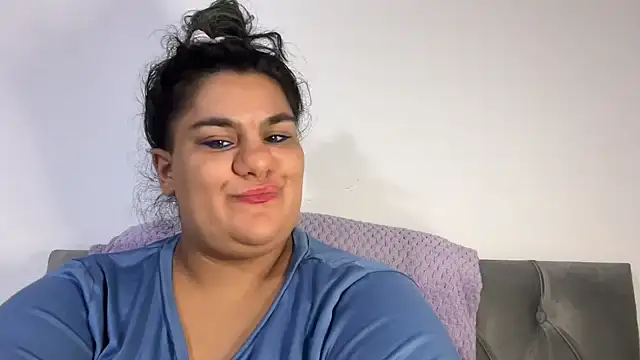 YoungCurvyLeah online show from 08-04-26, 05:37