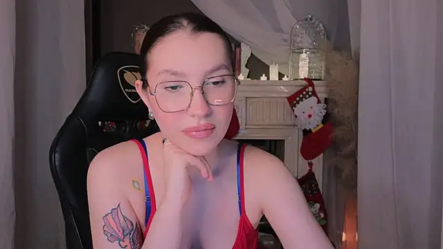 hi evie online show from 12-18-25, 12:44