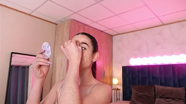 Snapshot of LucyFever chatting on 01-16-26, 07:01 LucyFever online show from 01-16-26, 07:01