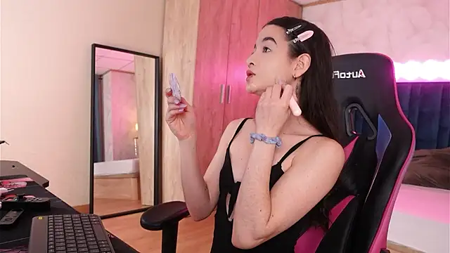 Snapshot of LucyFever chatting on 01-18-26, 06:50 LucyFever online show from 01-18-26, 06:50