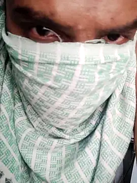 Snapshot of boyfromMum_bai chatting on 12-21-25, 05:58 boyfromMum bai online show from 12-21-25, 05:58