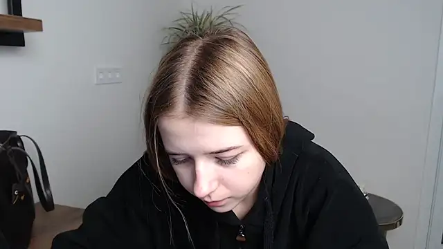 SweetBellaa  online show from 12-05-25, 10:02