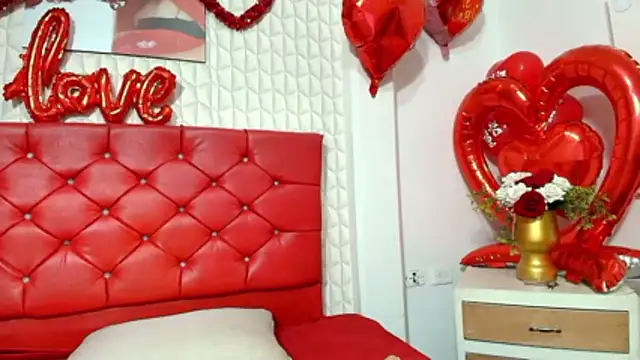 Snapshot of Elizabetth_Roman chatting on 02-13-26, 08:16 Elizabetth Roman online show from 02-13-26, 08:16