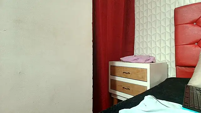 Snapshot of Elizabetth_Roman chatting on 02-18-26, 06:09 Elizabetth Roman online show from 02-18-26, 06:09