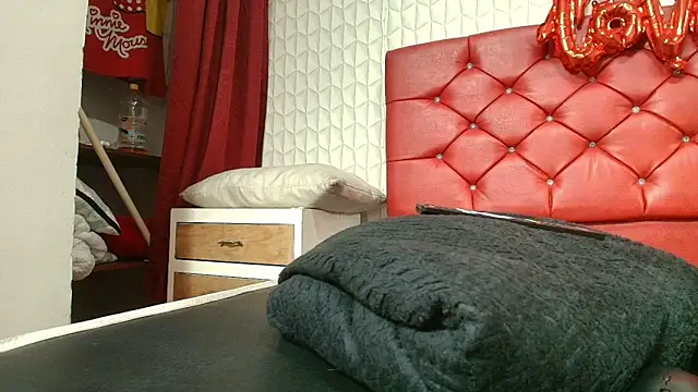 Snapshot of Elizabetth_Roman chatting on 02-23-26, 08:50 Elizabetth Roman online show from 02-23-26, 08:50