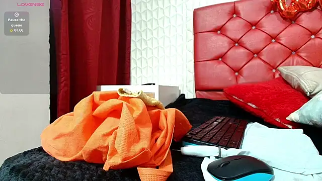 Snapshot of Elizabetth_Roman chatting on 03-26-26, 08:47 Elizabetth Roman online show from 03-26-26, 08:47