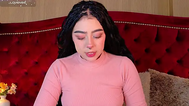 TaniaRedd  online show from 12-19-25, 01:40