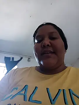 Snapshot of VaneandRossy chatting on 04-12-26, 04:56 VaneandRossy online show from 04-12-26, 04:56