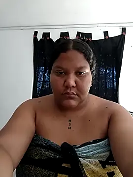 Snapshot of VaneandRossy chatting on 05-01-26, 12:43 VaneandRossy online show from 05-01-26, 12:43