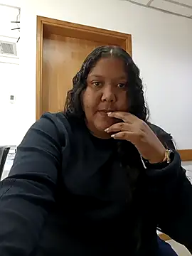 Snapshot of VaneandRossy chatting on 05-03-26, 02:12 VaneandRossy online show from 05-03-26, 02:12