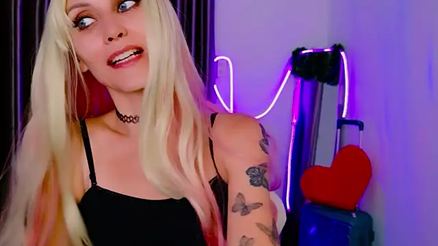 Snapshot of betty_xoxoo chatting on 02-11-26, 11:04 betty xoxoo online show from 02-11-26, 11:04