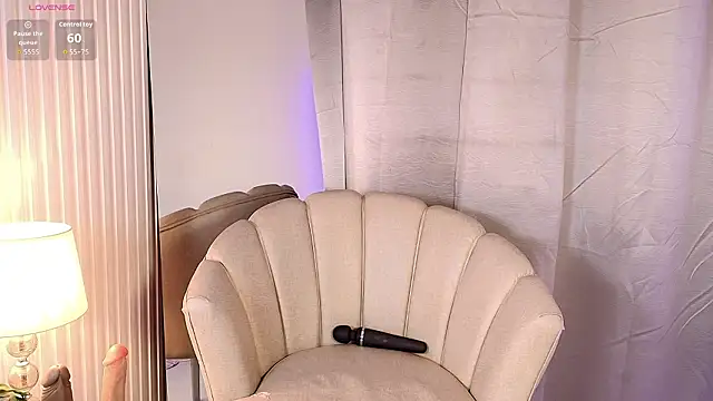 Snapshot of Mia_mystic_ chatting on 03-25-26, 12:11 Mia mystic online show from 03-25-26, 12:11