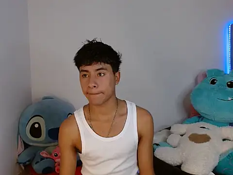 Snapshot of Sebas_Ross04 chatting on 02-27-26, 11:05 Sebas Ross04 online show from 02-27-26, 11:05