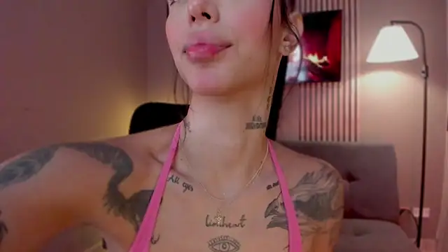 VegaLuxe online show from 01-08-26, 03:47