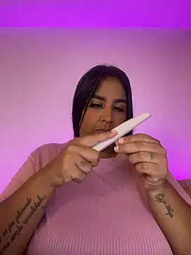 Snapshot of YenthCorona chatting on 02-10-26, 01:53 YenthCorona online show from 02-10-26, 01:53