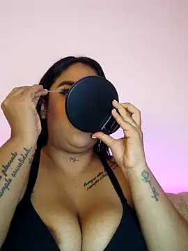 Snapshot of YenthCorona chatting on 02-11-26, 03:11 YenthCorona online show from 02-11-26, 03:11