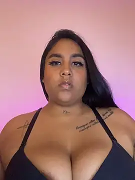 Snapshot of YenthCorona chatting on 02-12-26, 02:17 YenthCorona online show from 02-12-26, 02:17