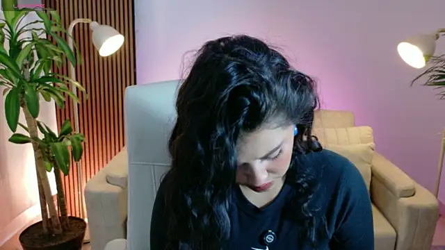 Snapshot of victoria___moon chatting on 04-10-26, 03:06 victoria moon online show from 04-10-26, 03:06