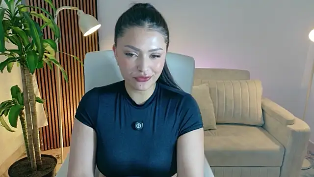 Snapshot of victoria___moon chatting on 04-29-26, 05:30 victoria moon online show from 04-29-26, 05:30
