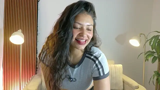 Snapshot of victoria___moon chatting on 05-09-26, 01:49 victoria moon online show from 05-09-26, 01:49