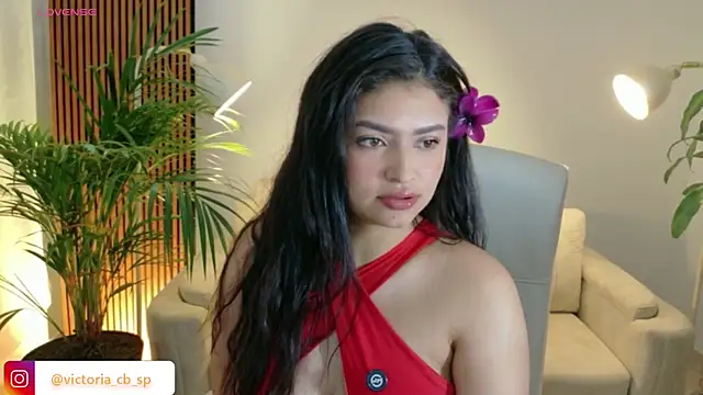 Snapshot of victoria___moon chatting on 05-21-26, 02:02 victoria moon online show from 05-21-26, 02:02