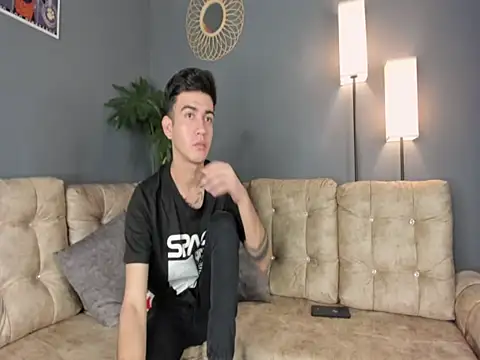 Feiccer Thomson1 online show from 12-14-25, 08:02