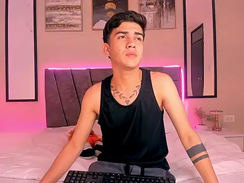 Feiccer Thomson1 online show from 02-01-26, 01:37