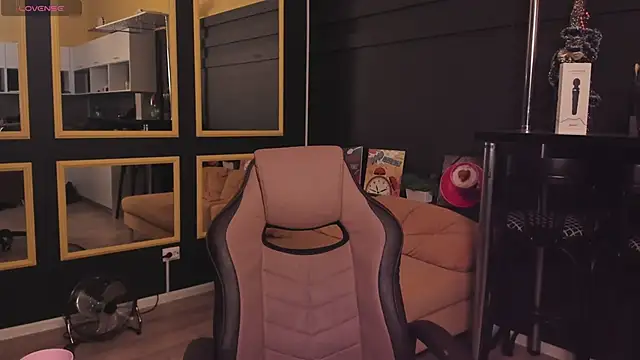 Tina Tayllor  online show from 01-17-26, 01:38