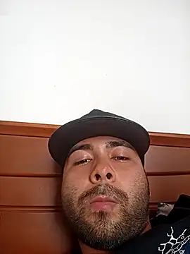 HotThreesoome online show from 01-12-26, 06:24