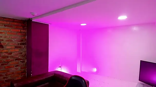 Snapshot of HotThreesoome chatting on 02-13-26, 12:12 HotThreesoome online show from 02-13-26, 12:12