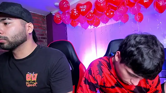 Snapshot of HotThreesoome chatting on 02-19-26, 12:12 HotThreesoome online show from 02-19-26, 12:12