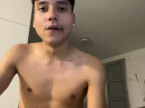 Snapshot of OnlyTyroone chatting on 02-15-26, 07:10 OnlyTyroone online show from 02-15-26, 07:10