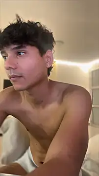 Snapshot of OnlyTyroone chatting on 03-21-26, 09:40 OnlyTyroone online show from 03-21-26, 09:40