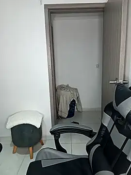 Valeriaa 21 online show from 05-19-26, 12:49