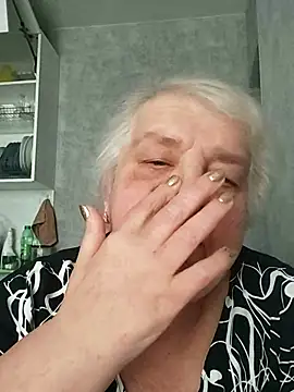 HapinessLovee online show from 06-18-26, 11:03