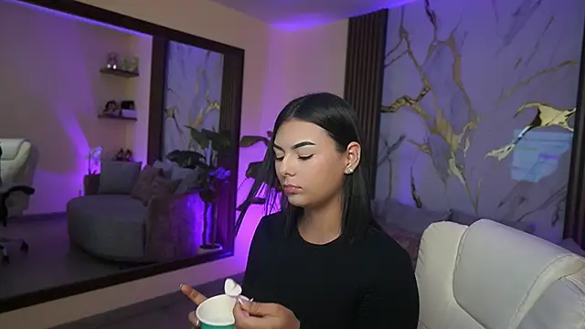 LiaWheeler online show from 02-06-26, 07:06