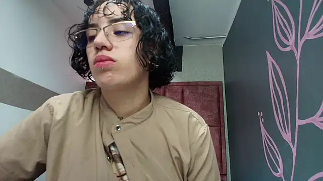 Kiara Fox   online show from 05-02-26, 09:31