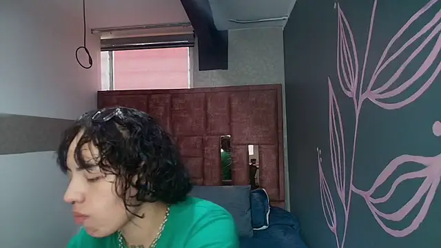 Kiara Fox   online show from 05-06-26, 08:14