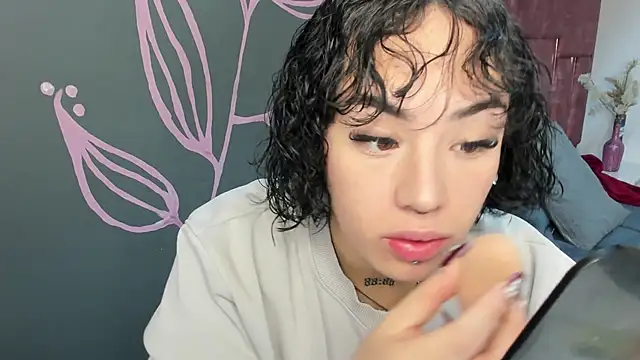 Kiara Fox   online show from 05-08-26, 08:03