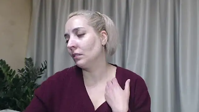 Snapshot of sweetpussy chatting on 10-02-25, 03:19 sweetpussy online show from 10-02-25, 03:19