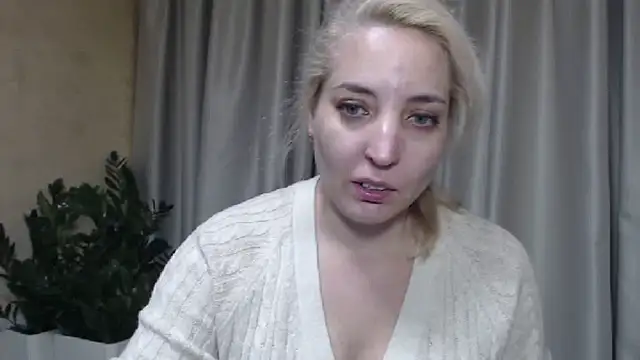 Snapshot of sweetpussy chatting on 10-05-25, 01:42 sweetpussy online show from 10-05-25, 01:42