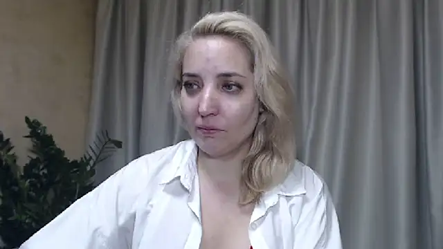 Snapshot of sweetpussy chatting on 10-09-25, 02:15 sweetpussy online show from 10-09-25, 02:15