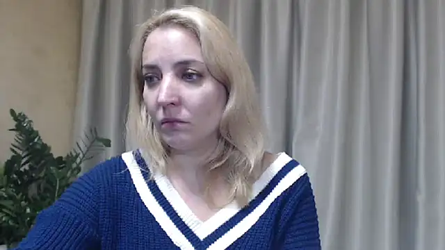 Snapshot of sweetpussy chatting on 10-23-25, 03:00 sweetpussy online show from 10-23-25, 03:00