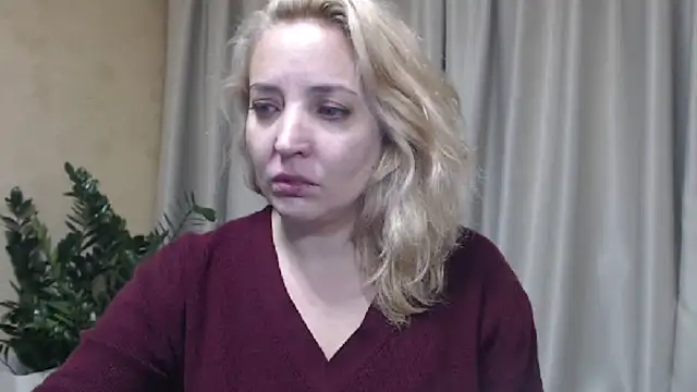 Snapshot of sweetpussy chatting on 10-24-25, 02:57 sweetpussy online show from 10-24-25, 02:57
