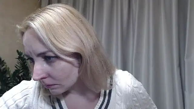 Snapshot of sweetpussy chatting on 11-05-25, 07:25 sweetpussy online show from 11-05-25, 07:25