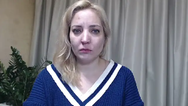 Snapshot of sweetpussy chatting on 11-06-25, 05:47 sweetpussy online show from 11-06-25, 05:47