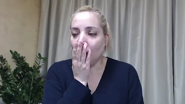 Snapshot of sweetpussy chatting on 11-09-25, 09:18 sweetpussy online show from 11-09-25, 09:18